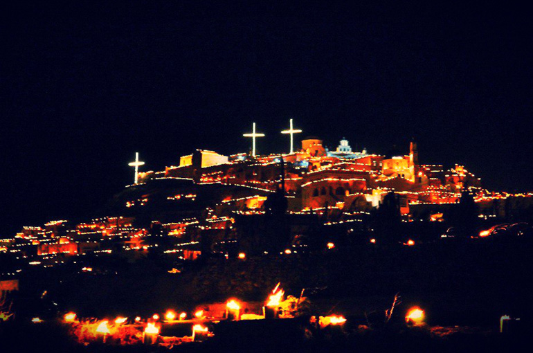 Enlightening Easter celebrations in Santorini